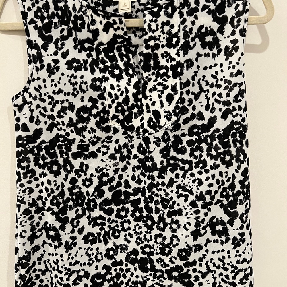 JCrew size 0 leopard print sleeveless blouse. Black and ivory.